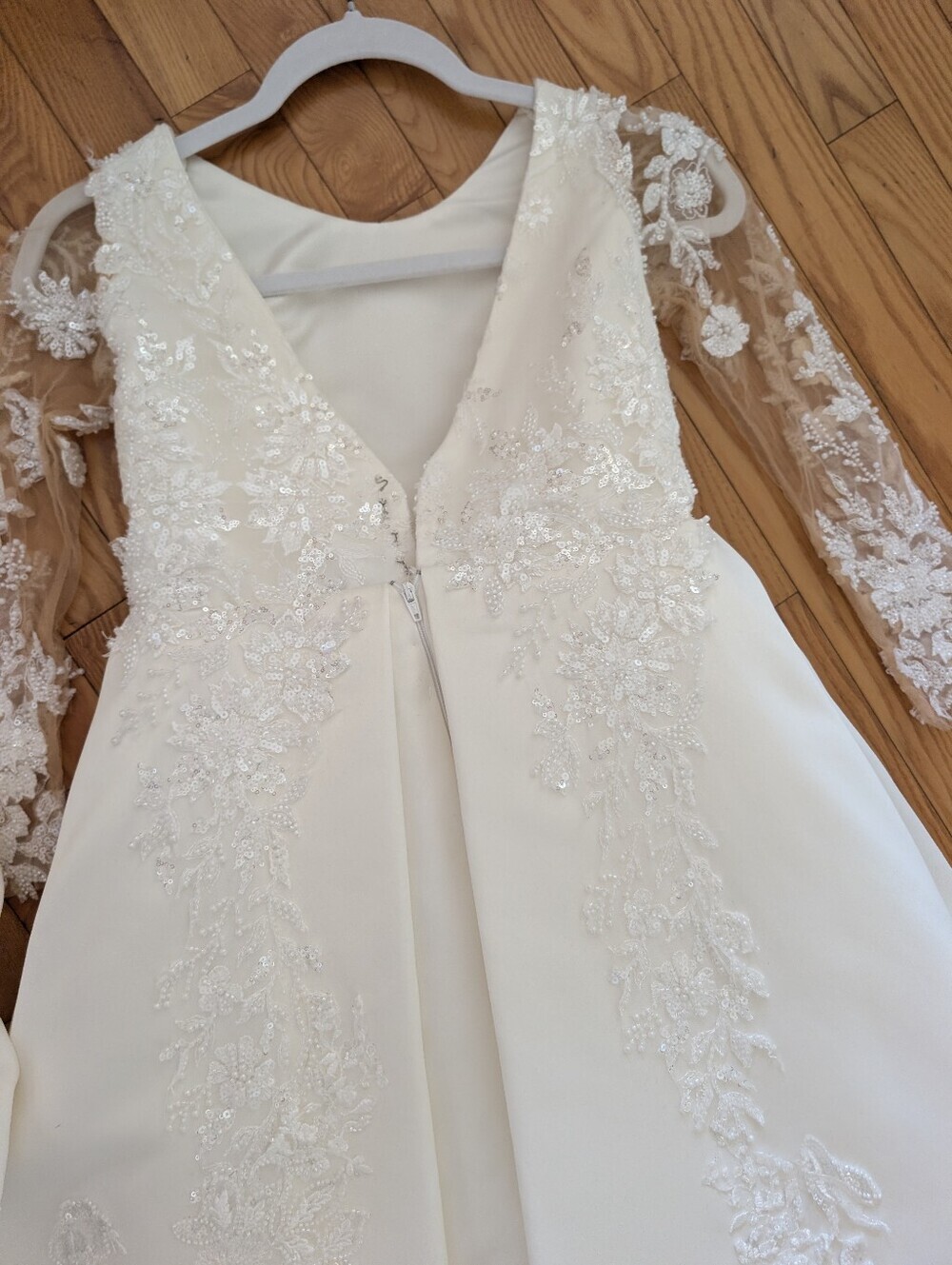 STUNNING DRESS - Picture 9 of 16